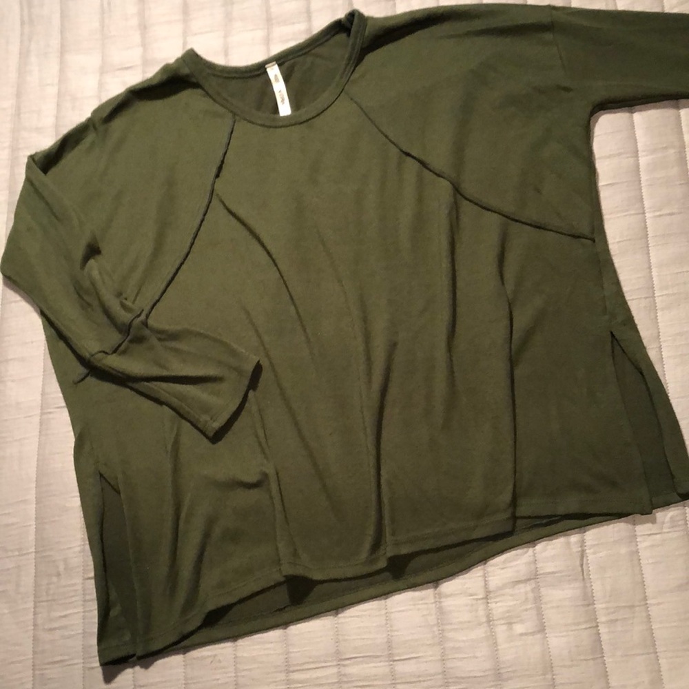 Forgotten Grace cozy knit top size medium